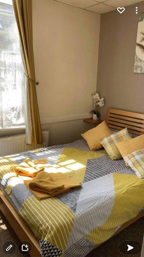 Bed and Breakfast The Crown In Fordingbridge Zewnętrze zdjęcie