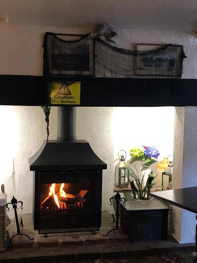 Bed and Breakfast The Crown In Fordingbridge Zewnętrze zdjęcie