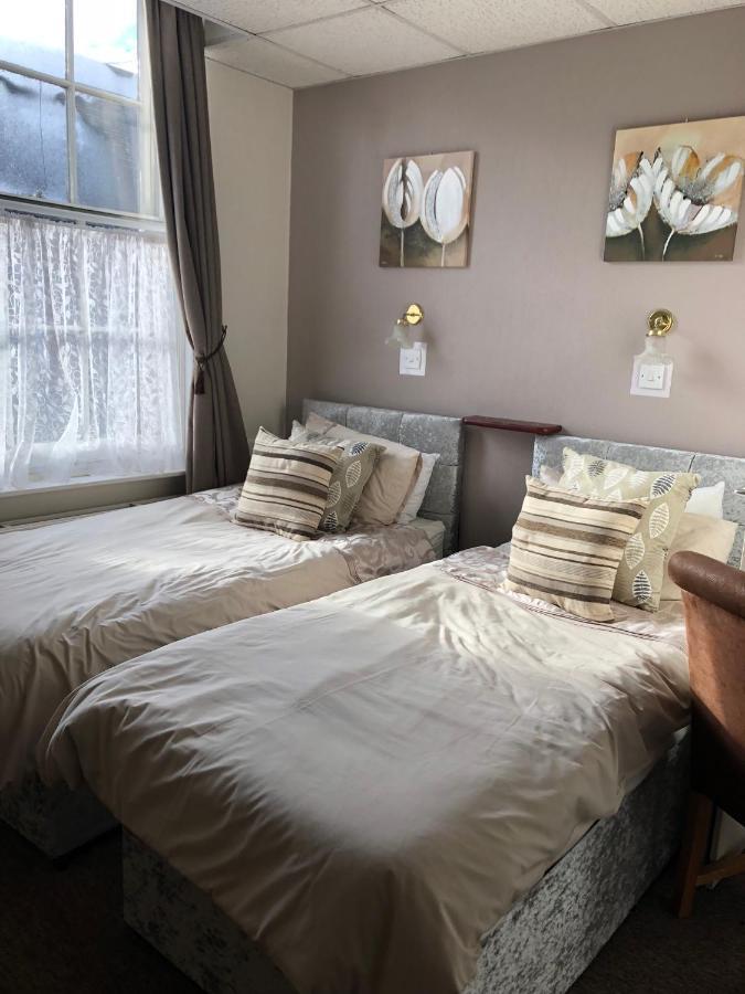 Bed and Breakfast The Crown In Fordingbridge Zewnętrze zdjęcie