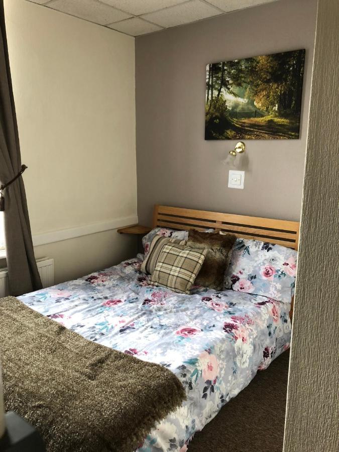 Bed and Breakfast The Crown In Fordingbridge Zewnętrze zdjęcie